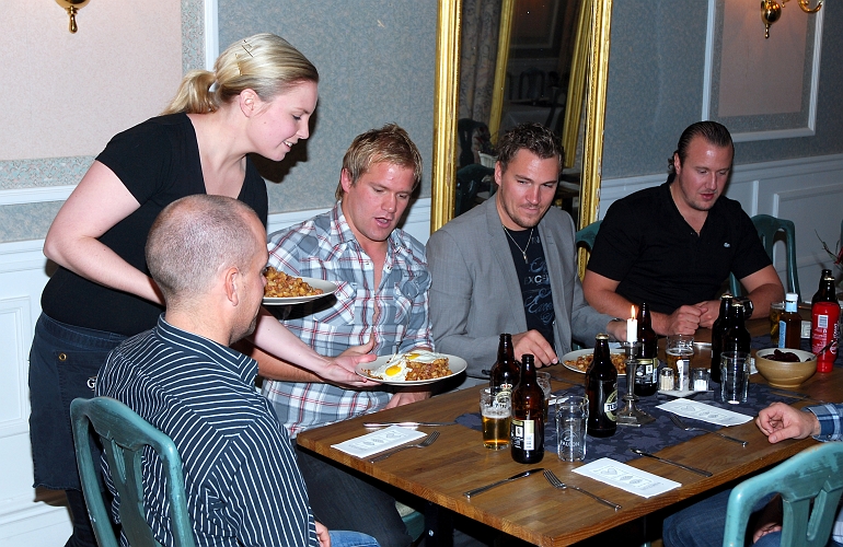 2009_1017_181156AA.JPG - Bilder från den avslutande middagen