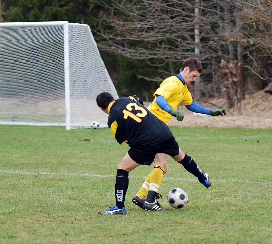 2010_0417_45.JPG - Ken Jansson kom också in i slutet av matchen