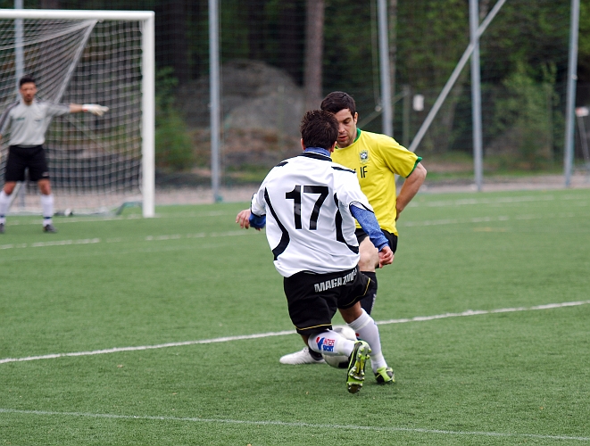 2010_0516_34.JPG - Bewar Mohammad utmanar sin försvarare