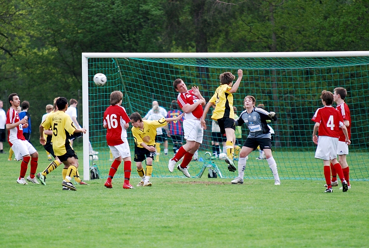 2010_0520_08.JPG - Hörna för Södra, slagen från höger