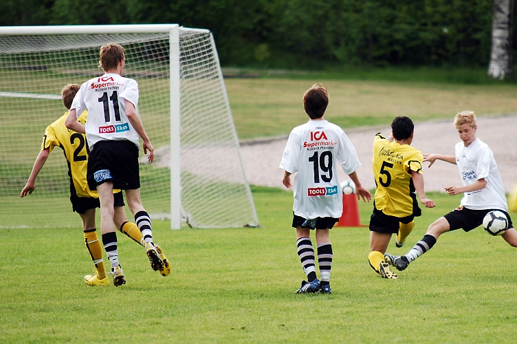 2010_0527_18.JPG - Kolsvabacken blockerar skottet från "Tak"