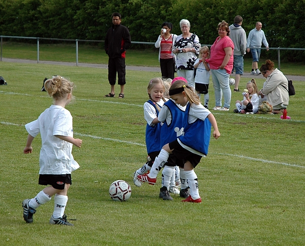 2010_0605_01-07.JPG - P/F05 Internmatcher