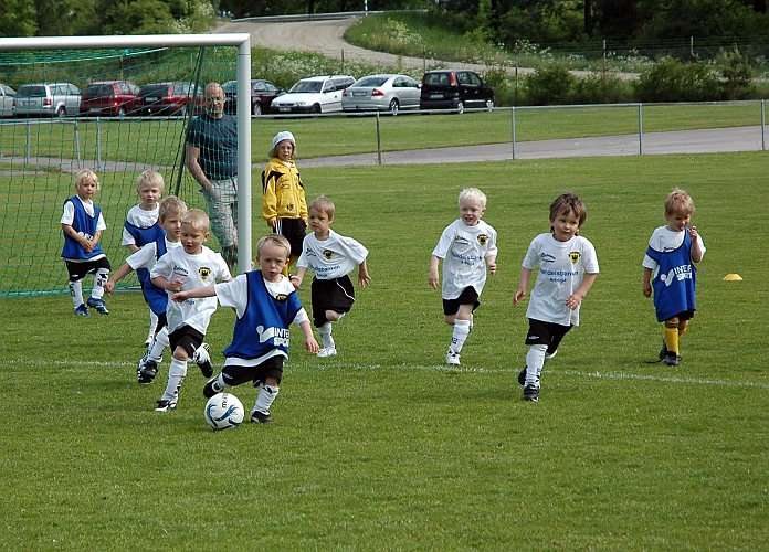 2010_0605_01-08.JPG - P/F05 Internmatcher