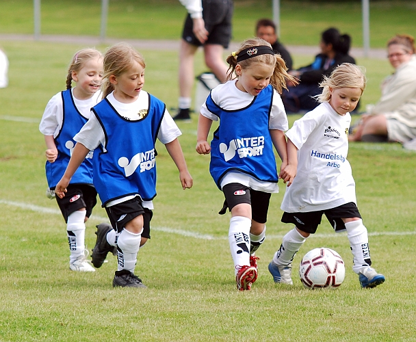 2010_0605_01-13.JPG - P/F05 Internmatcher