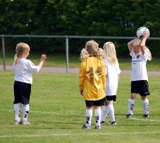 2010_0605_03-02.JPG - P/F04 Internmatcher