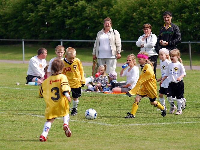 2010_0605_03-03.JPG - P/F04 Internmatcher