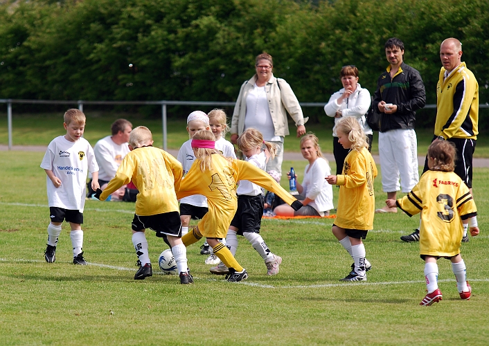 2010_0605_03-04.JPG - P/F04 Internmatcher