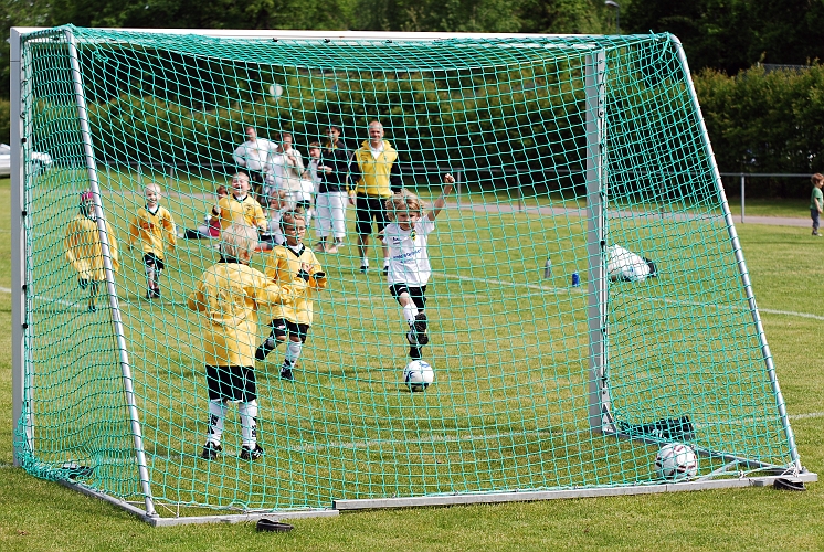 2010_0605_03-08.JPG - P/F04 Internmatcher