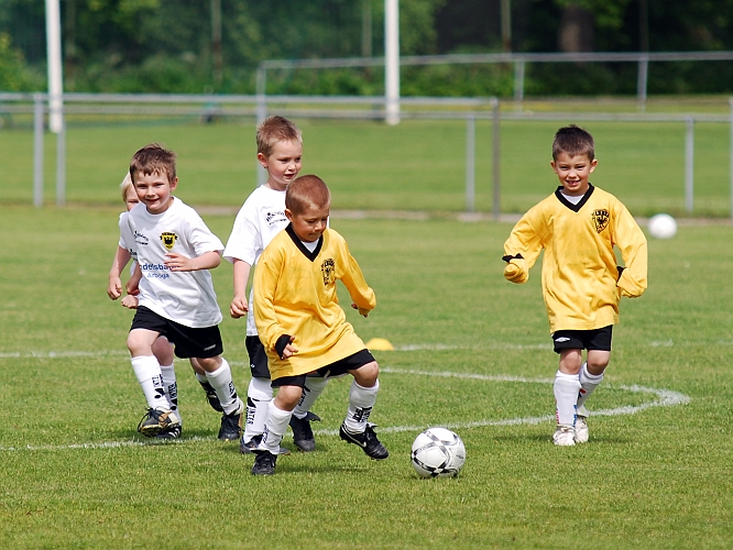 2010_0605_04-10.JPG - P/F04 Internmatcher