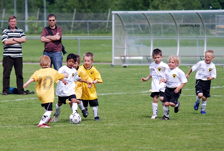 2010_0605_04-15.JPG - P/F04 Internmatcher