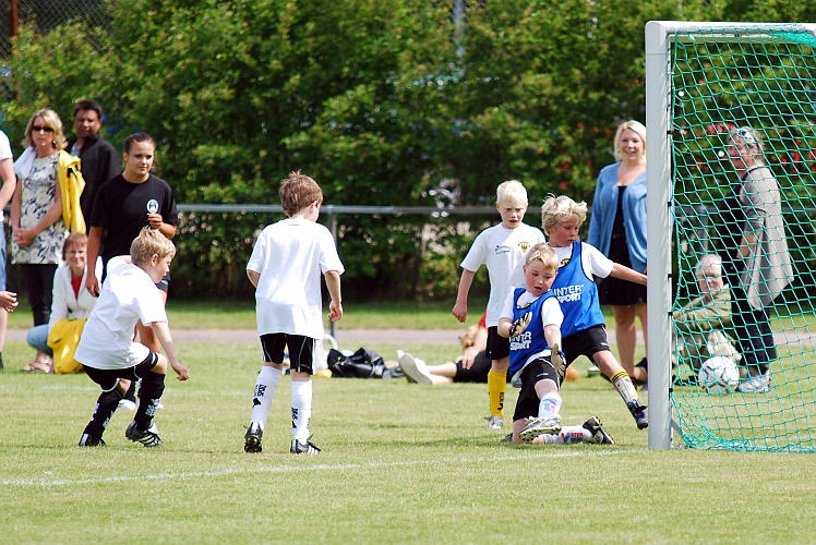 2010_0605_06-11.JPG - P02 Internmatch