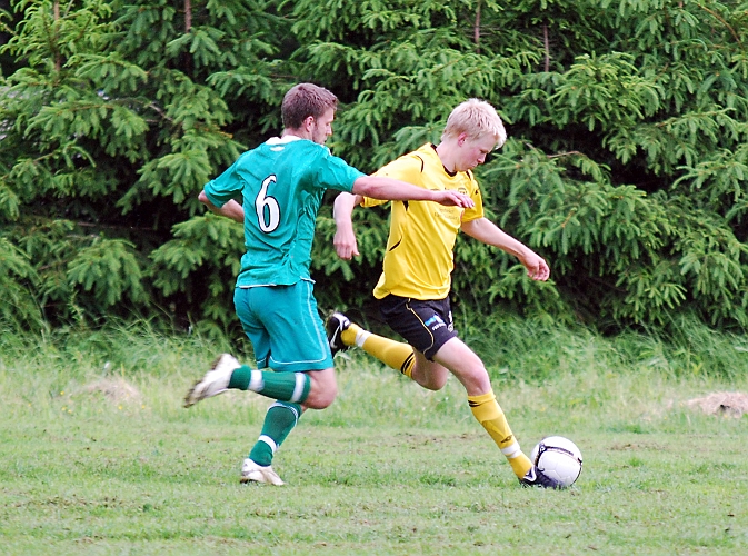 2010_0613_29.JPG - Martin Haglind måttar för ett inlägg