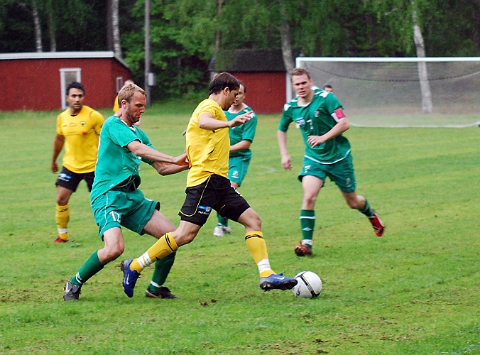 2010_0613_37.JPG - Karim Safari kom in i 2:a halvlek