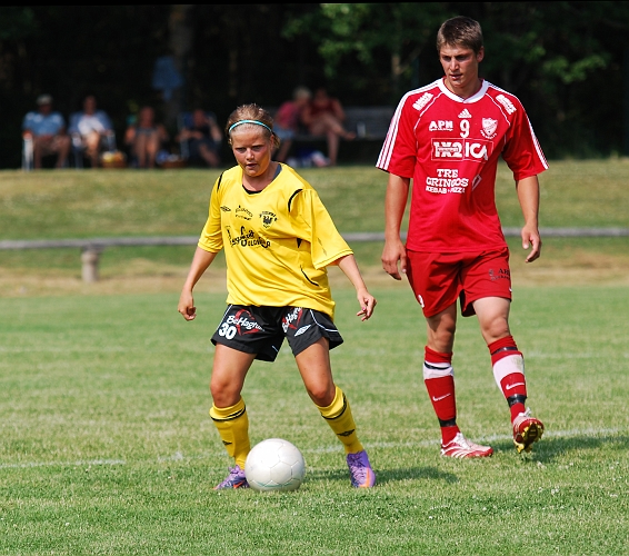 2010_0703_15.JPG - Ida Asp snurrar upp Anton Pettersson