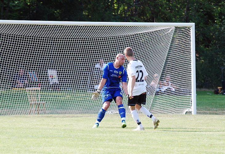 2010_0703_42.JPG - Kolsva reducerar till 3-1 i matchen