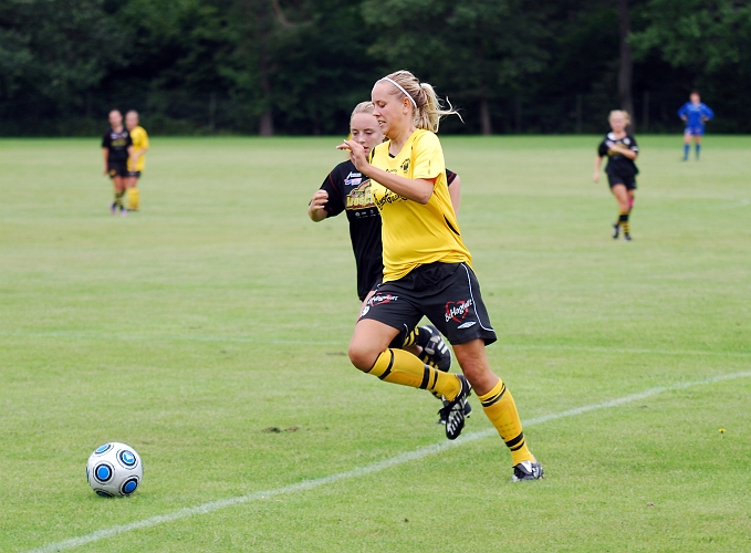 2010_0807_43.JPG - Jannika Holmström kom in i slutet av matchen
