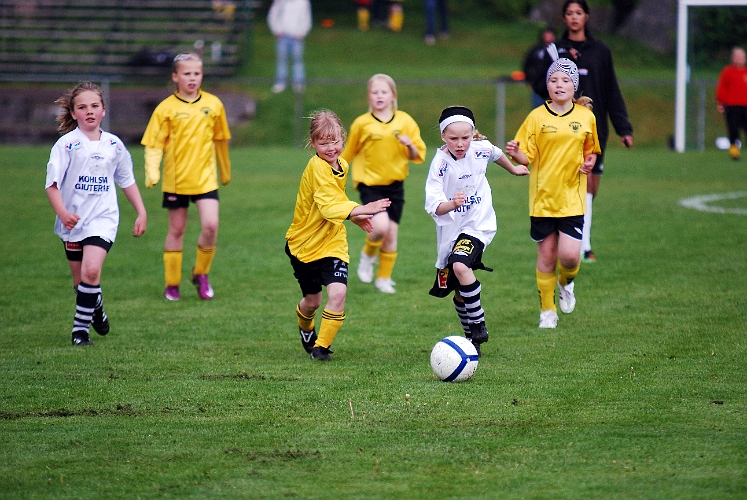 2011_0528_04-13.JPG - F02 - Kolsva IF