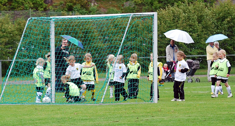 2011_0528_05-15.JPG - F04/05 Internmatch