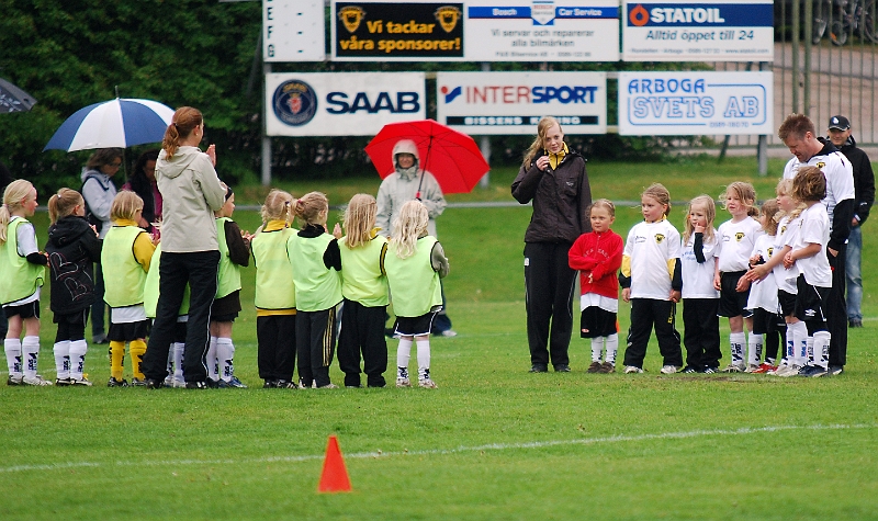 2011_0528_05-16.JPG - F04/05 Internmatch