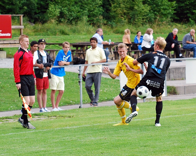 2011_0719_38.JPG - Kristoffer Kullander vinner en närkamp