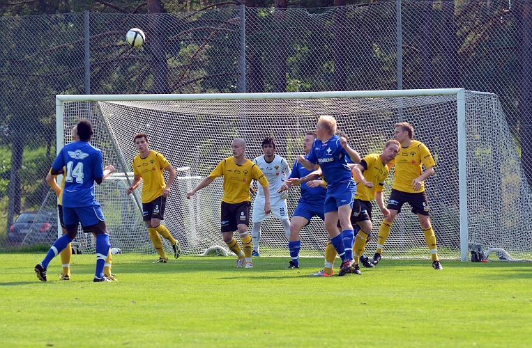 2011_0827_09.JPG - IFK Örebro gick till anfall direkt i matchinledningen