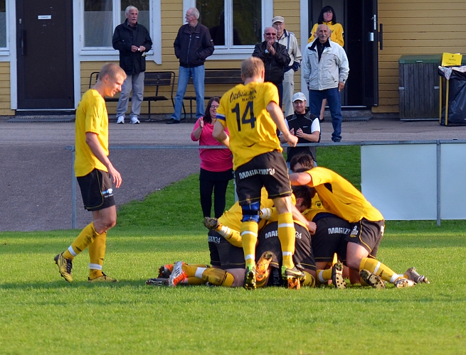 2011_0917_41.JPG - Glädjen vill aldrig ta slut för Södraspelarna