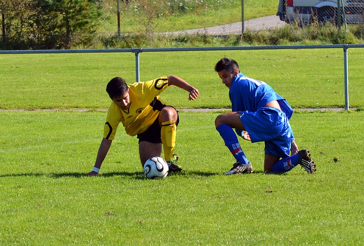 2011_0917_04.JPG - Alessandro Mina kommer vinnande ur den här duellen