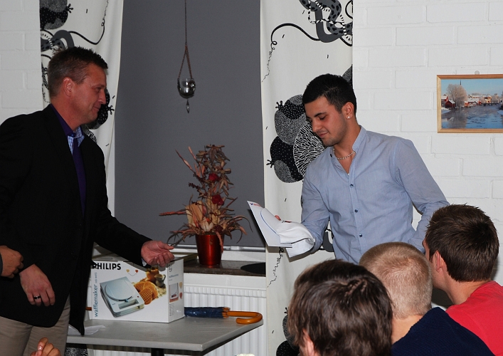 2011_1112_12.JPG - Mergim Bekaj, etta i träningsligan