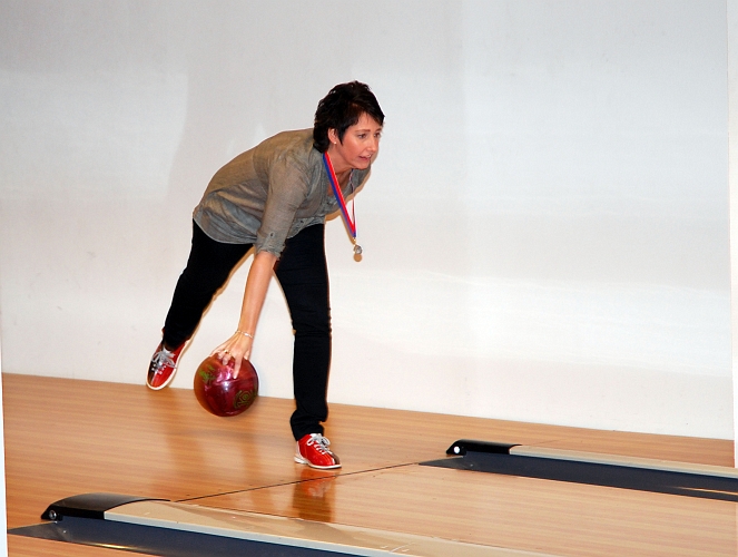 2011_1112_12.JPG - Damernas Bowling