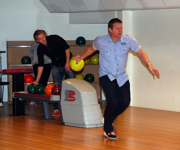 2011_1112_20.JPG - Damernas Bowling