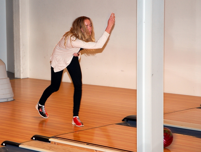 2011_1112_23.JPG - Damernas Bowling
