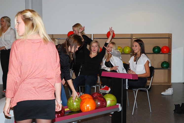 2011_1112_27.JPG - Damernas Bowling