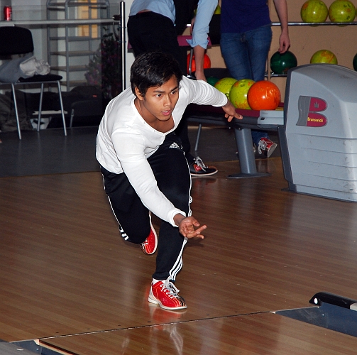 2011_1112_44.JPG - Herrarnas Bowling