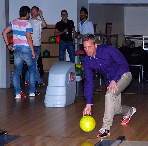 2011_1112_49.JPG - Herrarnas Bowling
