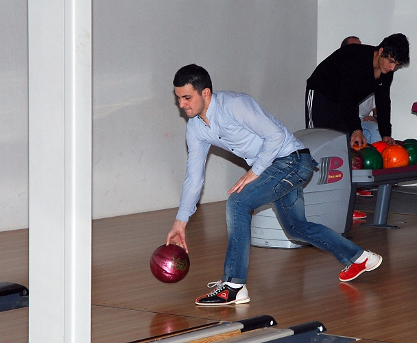 2011_1112_53.JPG - Herrarnas Bowling