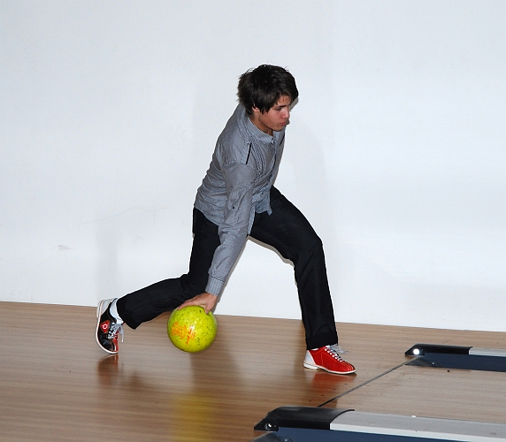 2011_1112_55.JPG - Herrarnas Bowling