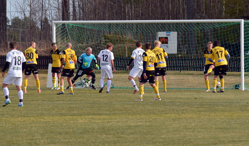 2014_0405_19.JPG - Köping är nära att utöka sin ledning