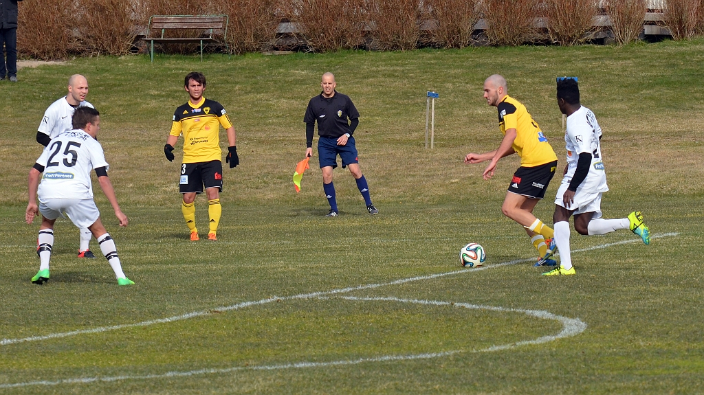 2014_0405_20.JPG - Amiron går för ett avslut mot mål