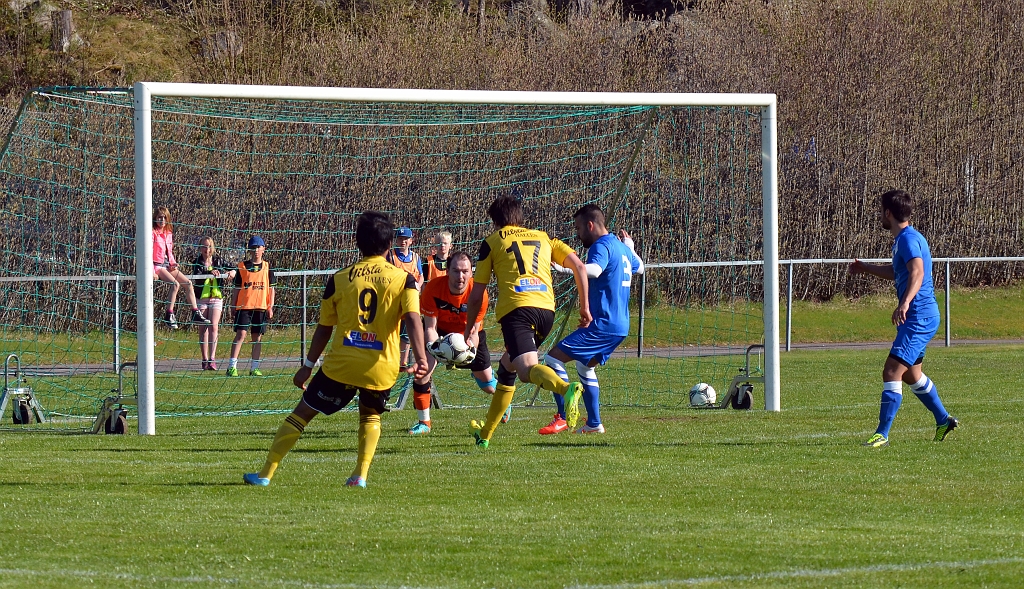 2014_0426_34.JPG - Södra hade några chanser på slutet men fick ingen utdelning