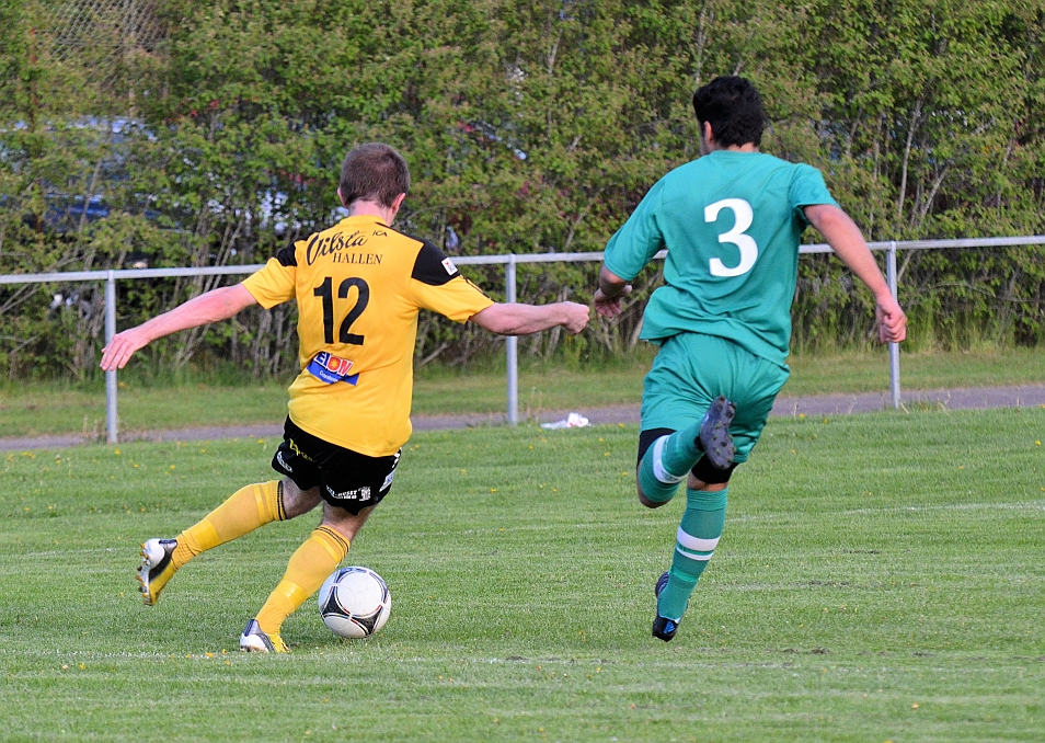 2014_0521_14.JPG - Brandon Wade slår ett inlägg